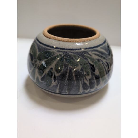 Studio Art Stoneware Pottery Lidded Pot Signed - Picture 5 of 11